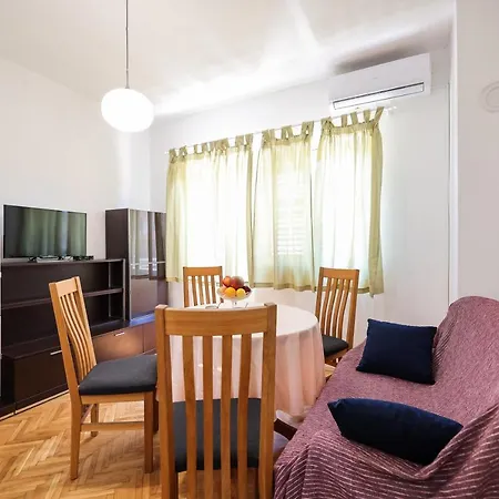 Apartman 3 Bedroom For 5 People