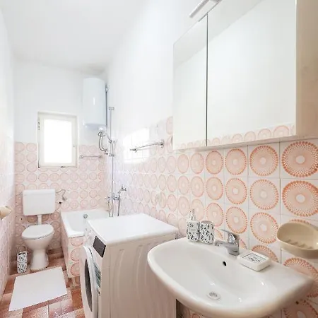 3 Bedroom For 5 People Zára