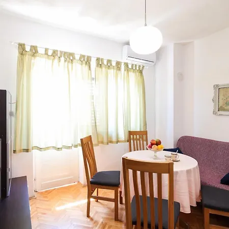 3 Bedroom For 5 People