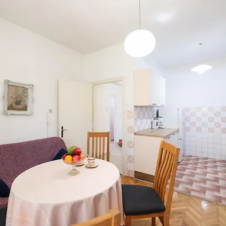 Apartmán 3 Bedroom For 5 People *