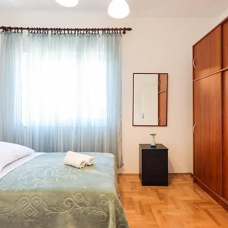 3 Bedroom For 5 People *